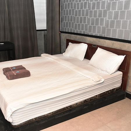 Hotel Oseda Nias Surf House Hilibotodane Esterno foto