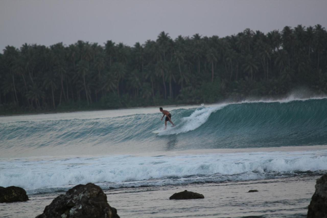 Hotel Oseda Nias Surf House Hilibotodane Esterno foto